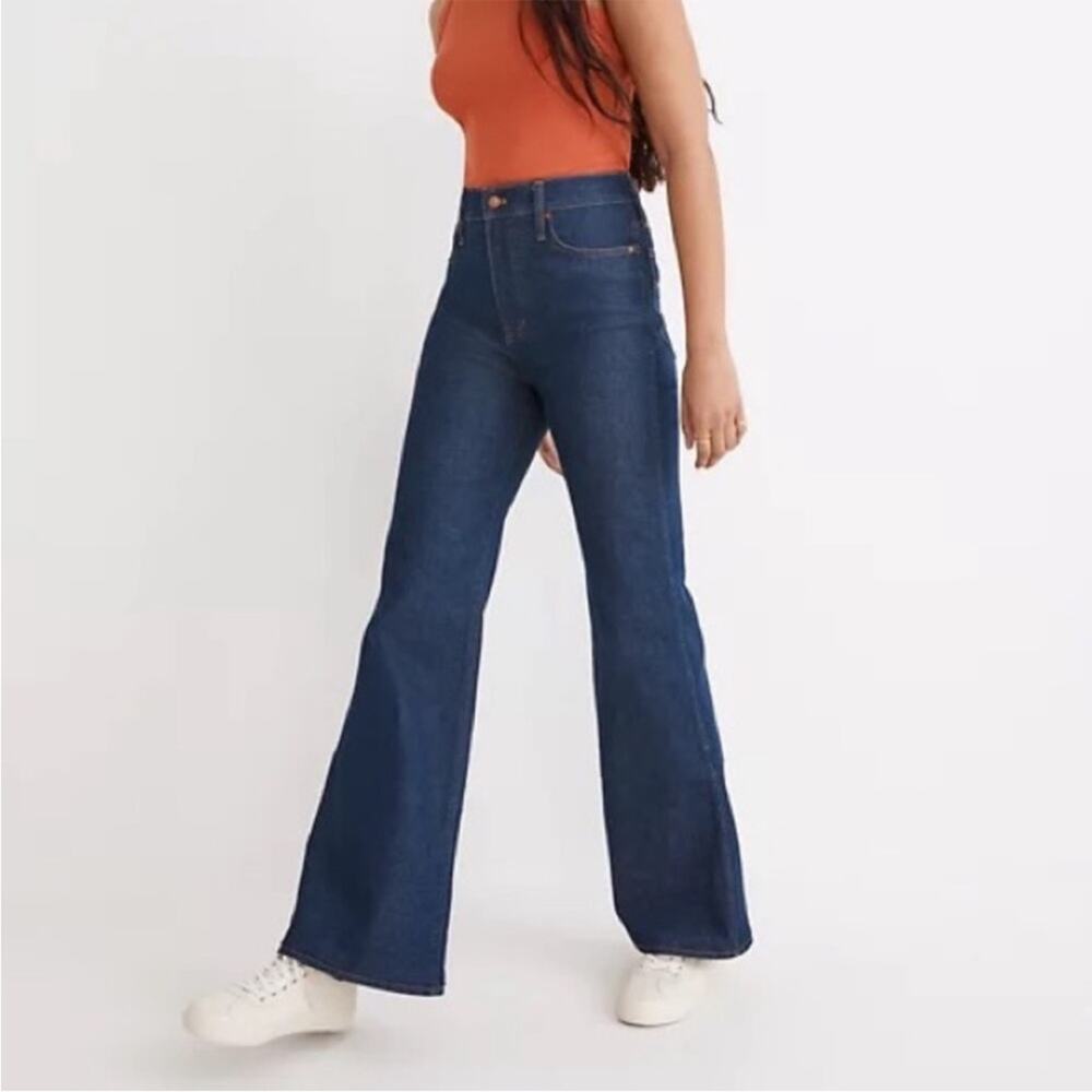 Madewell 11 inch High Rise Flare Jeans dark blue size 28